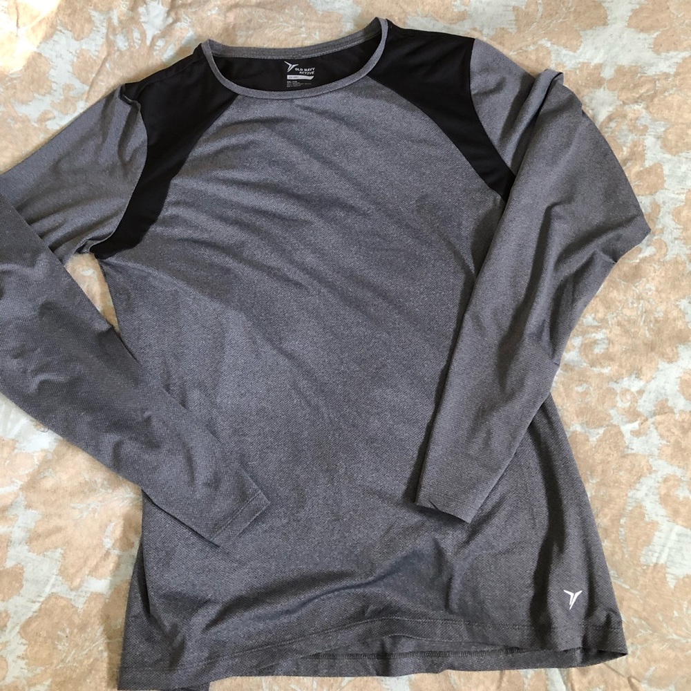 Old navy active go dry shirt